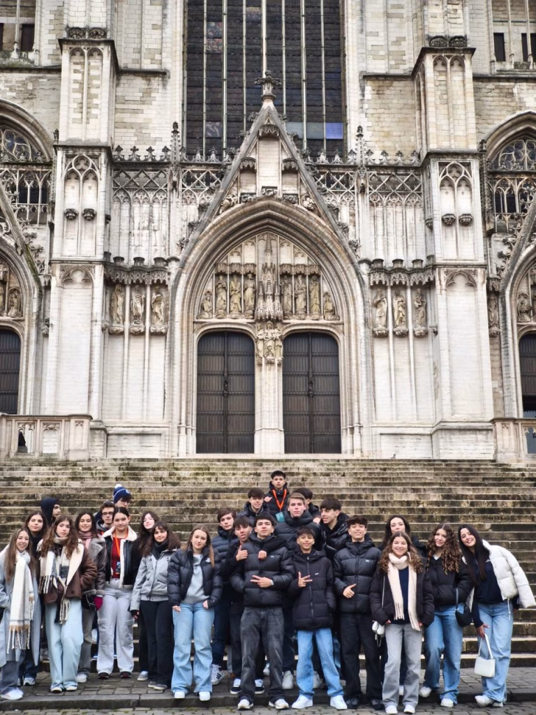 5809880584779057851_121