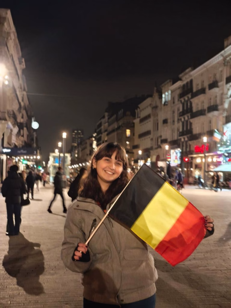 5809880584779057852_121